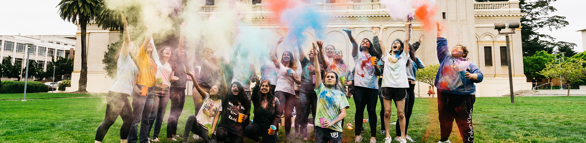 group color fest toss