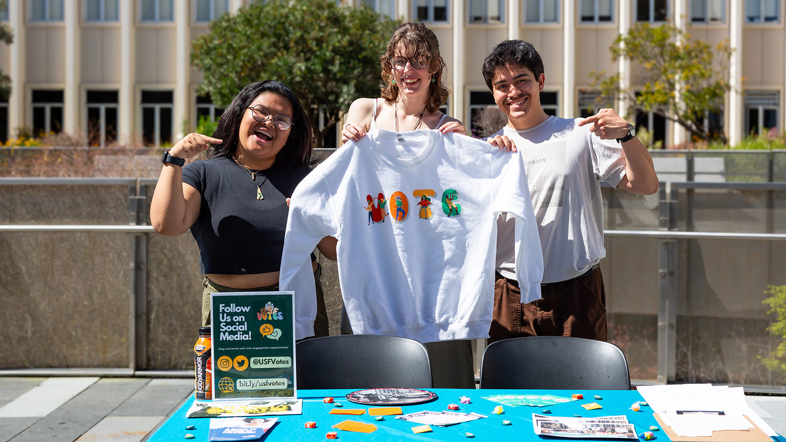 USF students tabling for the USF vote initiative