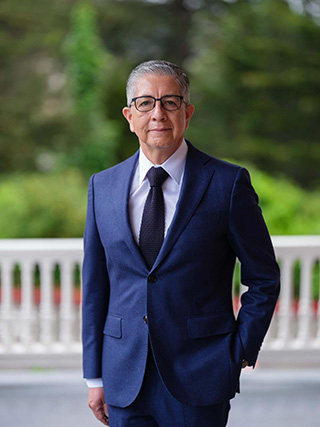 Salvador Aceves
