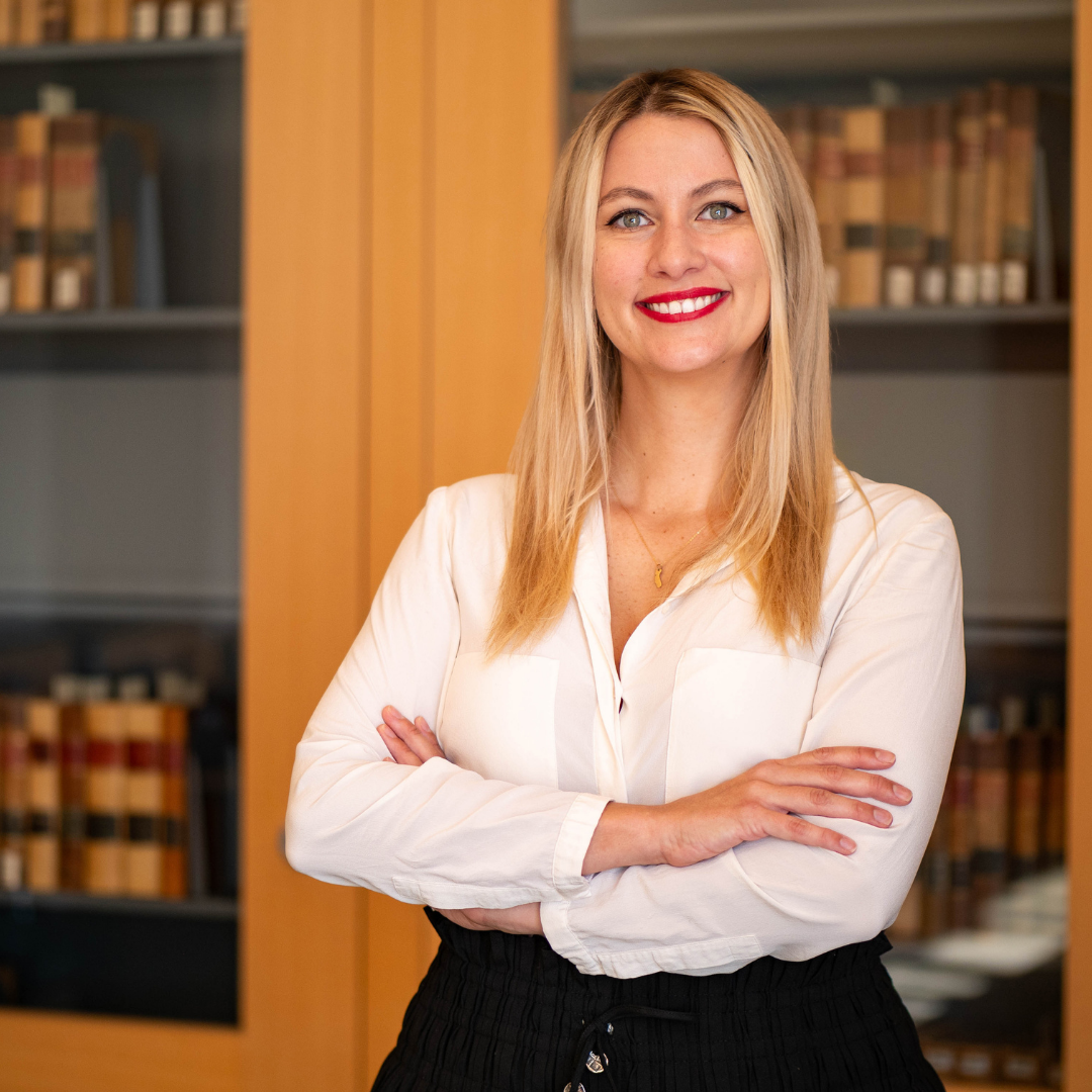 picture of lady wearing white shirt