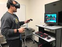 Student at Vive VR machine