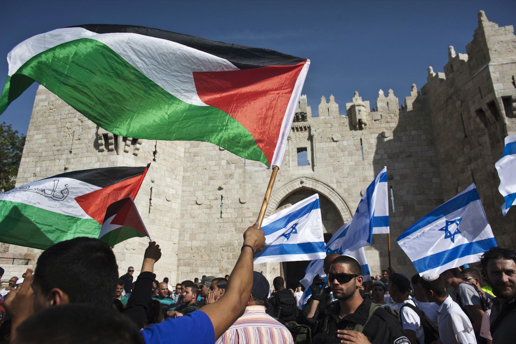 israel palestine flags