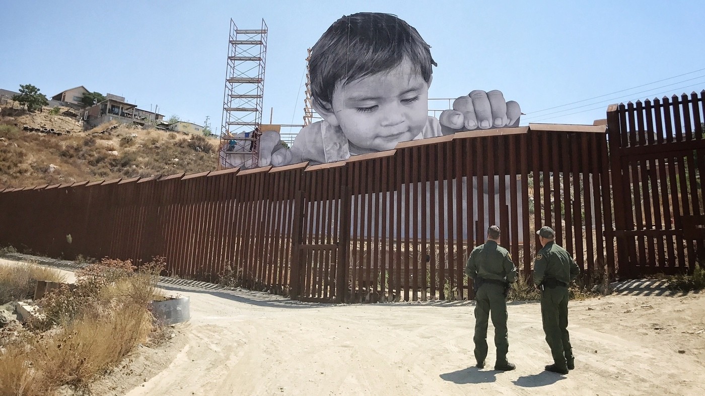 Art over US-Mexico border wall